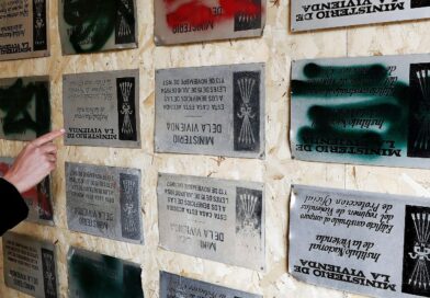 A Área de Dereitos Civís da Deputación mobiliza 150 000 euros para suprimir simboloxía franquista nos concellos pequenos